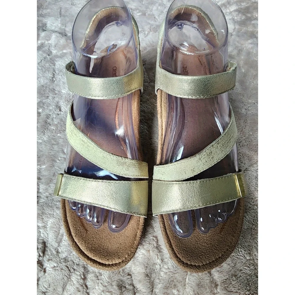 Aetrex Womens 7 Gold Metallic Leather Wedge Sandals Orthotic Comfort